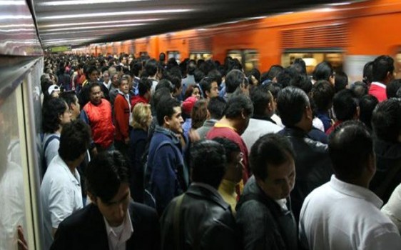 Tłum w metrze